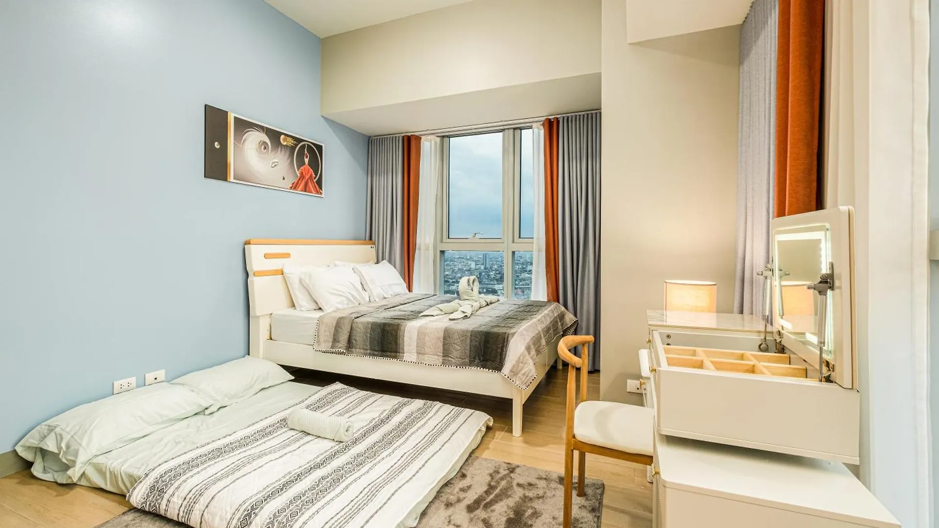 Bgc 2Br Uptown Parksuites With Balcony And Bathtub Manila