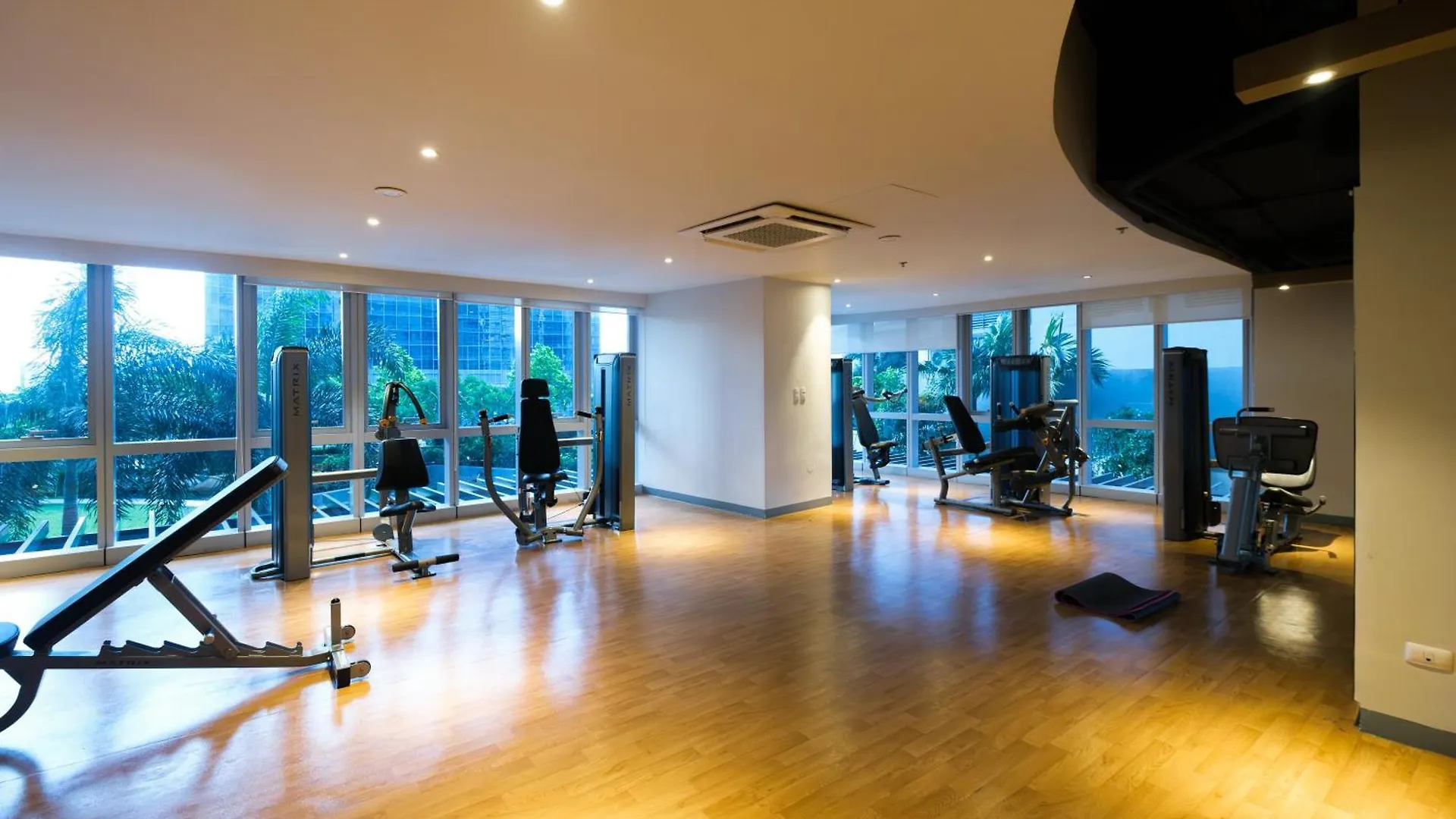 מנילה Bgc 2Br Uptown Parksuites With Balcony And Bathtub הפיליפינים