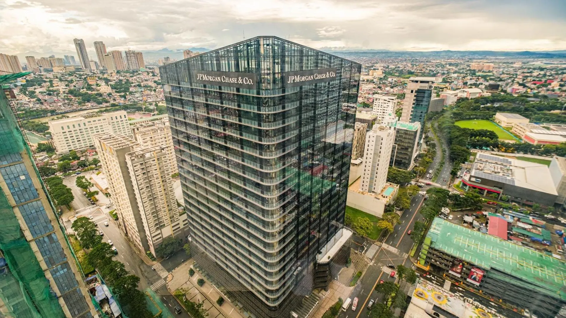 מנילה Bgc 2Br Uptown Parksuites With Balcony And Bathtub 0*,